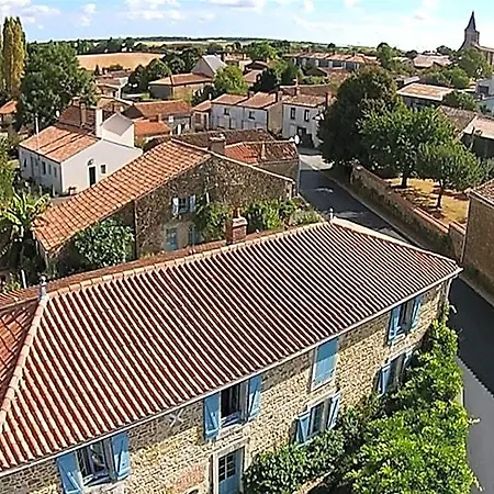 Au Clair Du Soleil 3*